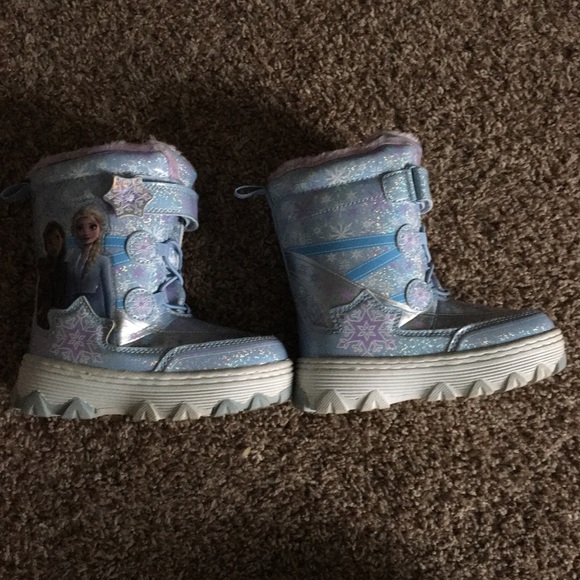 Frozen Boots - Picture 5 of 6